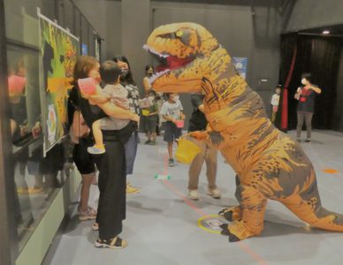 イベントホール連動企画【じゃんけん！恐竜すごろく】を開催しました。